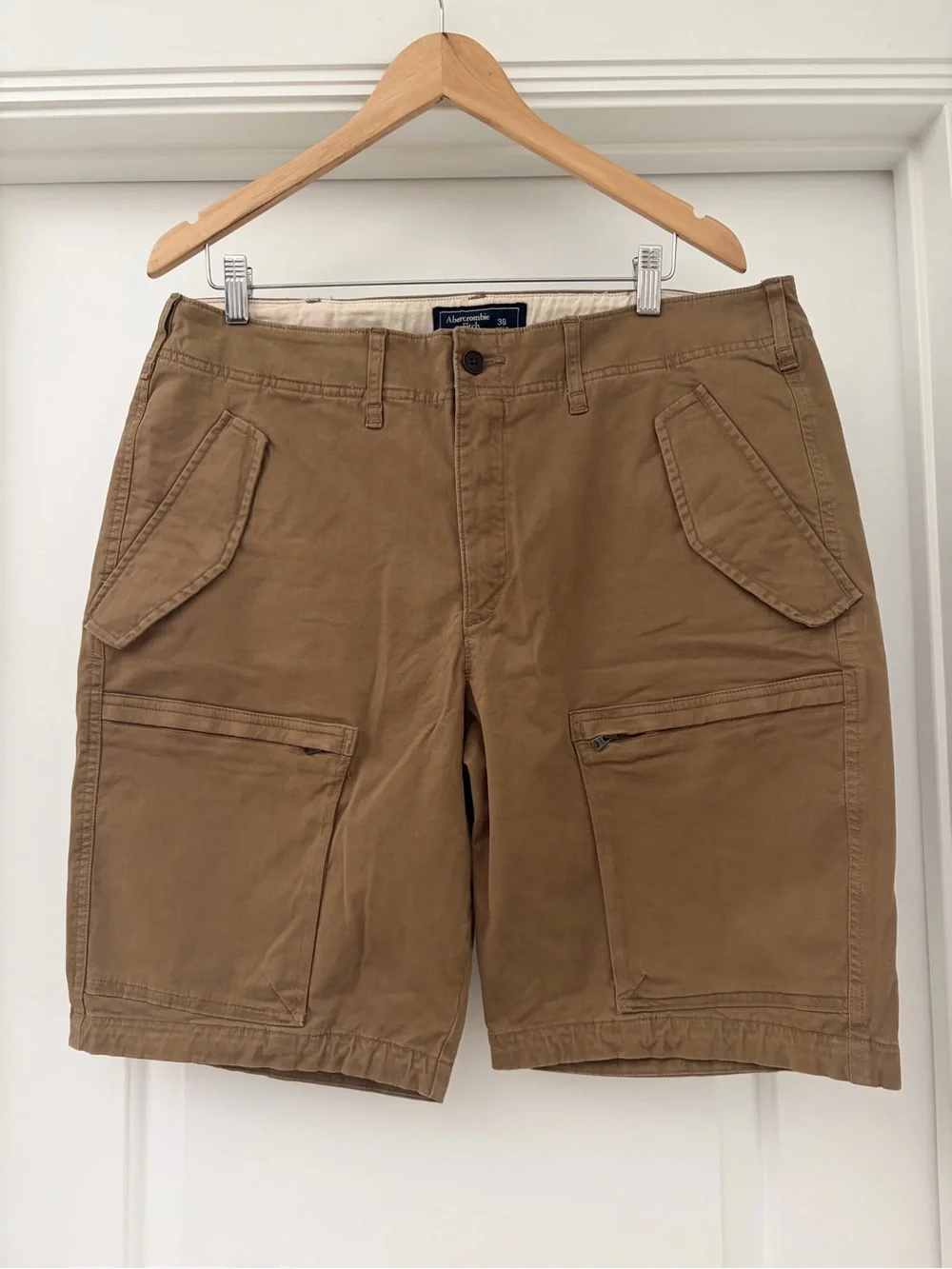 NWT Abercrombie & Fitch Tan Men's Cargo Zip Pocket Shorts Size 36